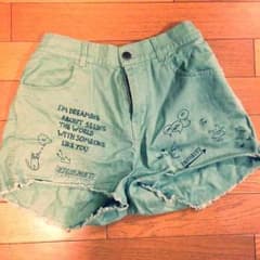カーキショートパンツのサムネイル