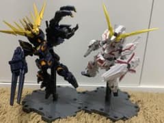 ガンダム  ユニコーン・バンシィ　フィギュアのサムネイル