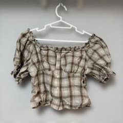 オフショルダー ベージュ系チェックシャツのサムネイル