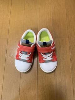 オシュコシュ スニーカーのサムネイル