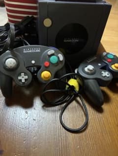 Nintendo GAMECUBE 本体 コントローラー2個付きのサムネイル