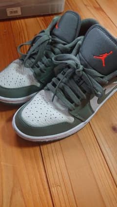 NIKE エアジョーダン 1 lowのサムネイル