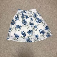 花柄スカートのサムネイル