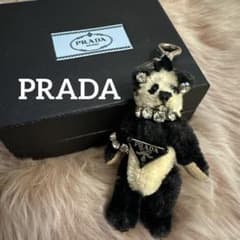 希少✨プラダ　パンダ　チャーム　キーホルダー　三角ロゴ　ストーン　マスコット 希少✨プラダ パンダ チャーム キーホルダー 三角ロゴ ストーン