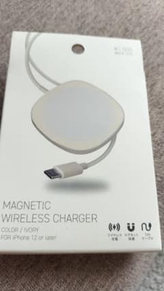 アイボリー ワイヤレス充電器 iPhone 12以降対応のサムネイル