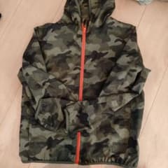 UNIQLO 迷彩柄 パーカーシャカシャカ 140のサムネイル