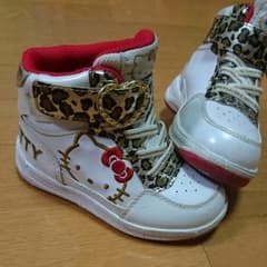 ハローキティ ハイカットスニーカー 中古のサムネイル