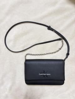Calvin Klein Jeans ショルダーバッグ ブラック　チェーンのサムネイル