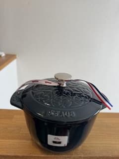ストウブ　STAUBココハン16センチラ・メールリリー 専用です。 ストウブ STAUBココハン16センチラ・メールリリー - メルカリ