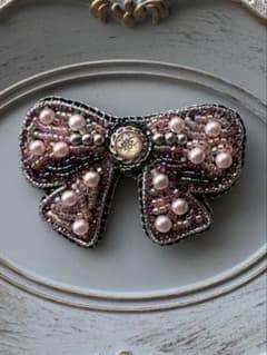 No.6 ビーズ刺繍 リボンブローチ　ピンク ハンドメイドのサムネイル