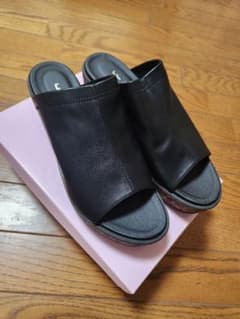 10日までの出品最終お値下げ⤴️美品　DIANA　厚底　ミュールのサムネイル