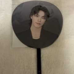 SEVENTEEN NEW_ JAPAN うちわ ディノ - メルカリ