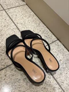 ZARA スクエアトゥ サンダル ブラック