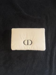 Dior ピンク ノベルティ クッションポーチのサムネイル