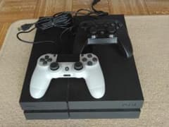 PlayStation 4 本体とコントローラーのサムネイル