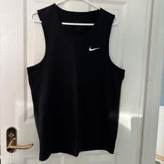 NIKE ノースリーブシャツ ブラック Mサイズのサムネイル