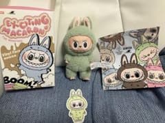 POP MART Exciting Macaron ぬいぐるみのサムネイル