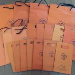 HERMESの紙袋のサムネイル