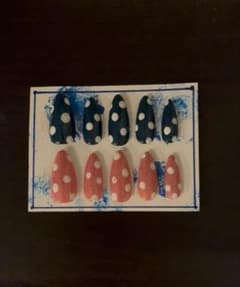 現品　青とピンクのドットネイルチップのサムネイル