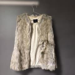 Bershka グレー ファーコート Sのサムネイル