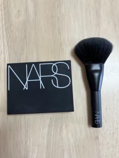 NARS ライトリフレクティングセッティングパウダー プレスのサムネイル