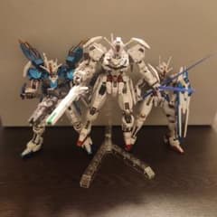 【週末限定値下げ】ガンプラ 水星の魔女シリーズHG 完成品 3体セットのサムネイル