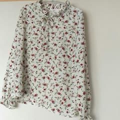 専用　花柄ブラウスのサムネイル