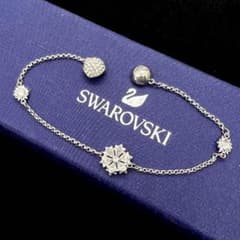 美品✨ SWAROVSKI スワロフスキー ブレスレット 雪の結晶 箱付 - メルカリ