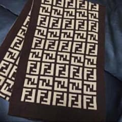 フェンディ マフラーのサムネイル