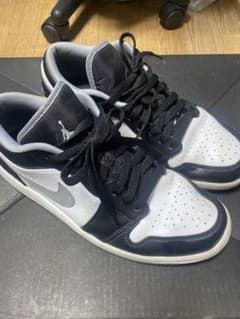 Nike Air Jordan 1 Low "Grey/Black"のサムネイル