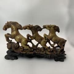中国，寿山石，馬の彫刻 ，木製台座付き - メルカリ