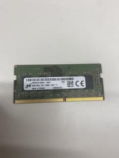 Micron 8GB DDR4 1Rx8 PC4-2666V-SA2メモリRAMのサムネイル