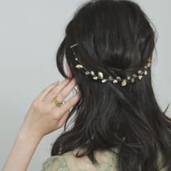 エレガントな葉のヘアアクセサリーのサムネイル
