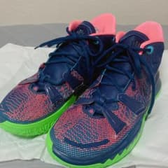 NIKE バスケットボールシューズのサムネイル