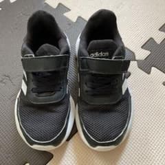 adidas 黒　スニーカー　17.5センチのサムネイル