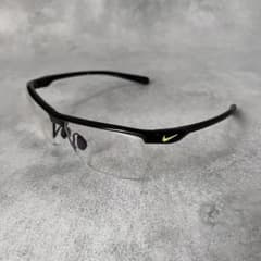 美品✨ナイキNike スポーツメガネ ブラック　度付き7075/2 風車 美品✨ナイキNike スポーツメガネ ブラック 度付き7075/2 風車 - メルカリ