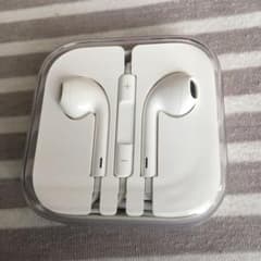 iPhone純正イヤホン iPhoneイヤホンのサムネイル