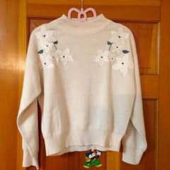 刺繍ニットプルオーバーのサムネイル