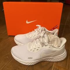 23センチ　NIKE ナイキ スニーカー　白　通学用のサムネイル