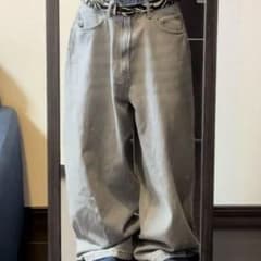  スーパーバギー デニムパンツ W31/L30 グレー ペイント加工 H&M スーパーバギー デニムパンツ W31/L30 グレー ペイント加工 - メルカリ