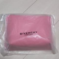 GIVENCHYポーチのサムネイル
