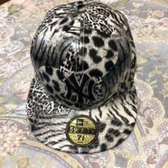 ヤンキース 総柄 キャップのサムネイル