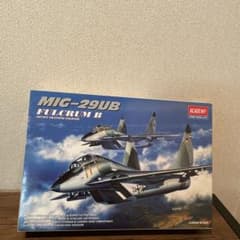 アカデミー戦闘機プラモデル　MIG-29UB  FULCRUM Bのサムネイル