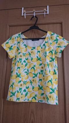 【即日発送可】INGNI レモン柄Tシャツのサムネイル