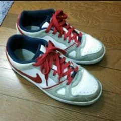 ナイキ スニーカーのサムネイル