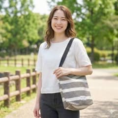 【大人気】ショルダーバッグ 韓国 大容量 カジュアル A4収納可 長さ調節可能のサムネイル