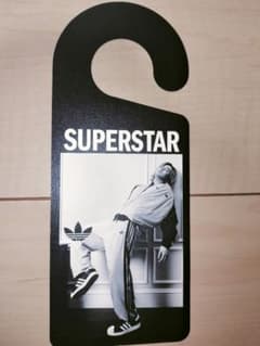 藤井風 adidas アディダス SUPERSTAR フライヤー ドアプレート - メルカリ