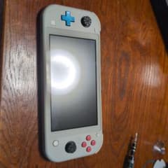 Nintendo Switch Lite 本体のみのサムネイル