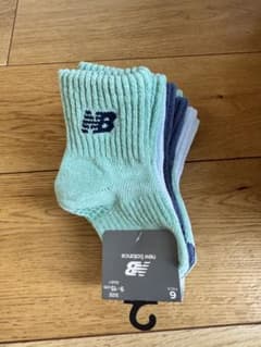 さり様専用ニューバランス 靴下 9〜15cm 6足のサムネイル
