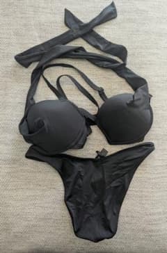 黒 ビキニセット 70F/XS グラマーサイズ 海外ブランド ワイヤー入りのサムネイル
